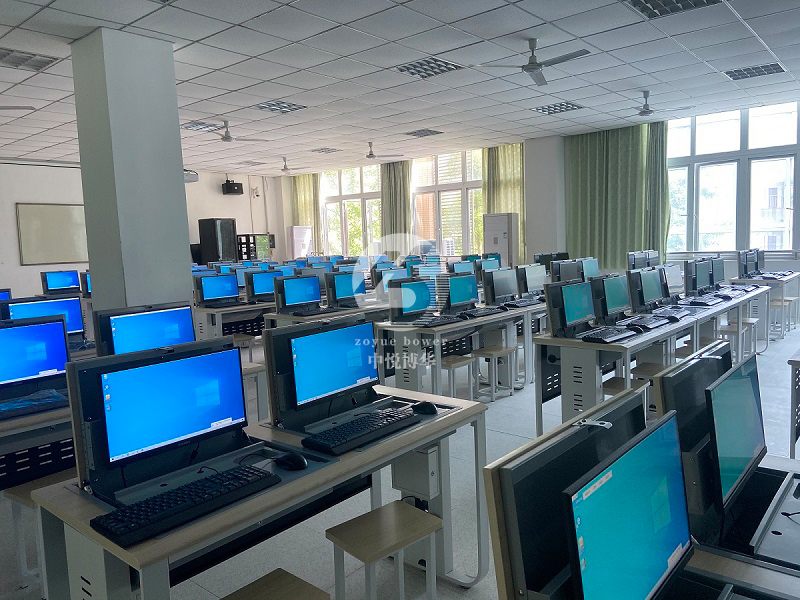 某大学计算机培训中心